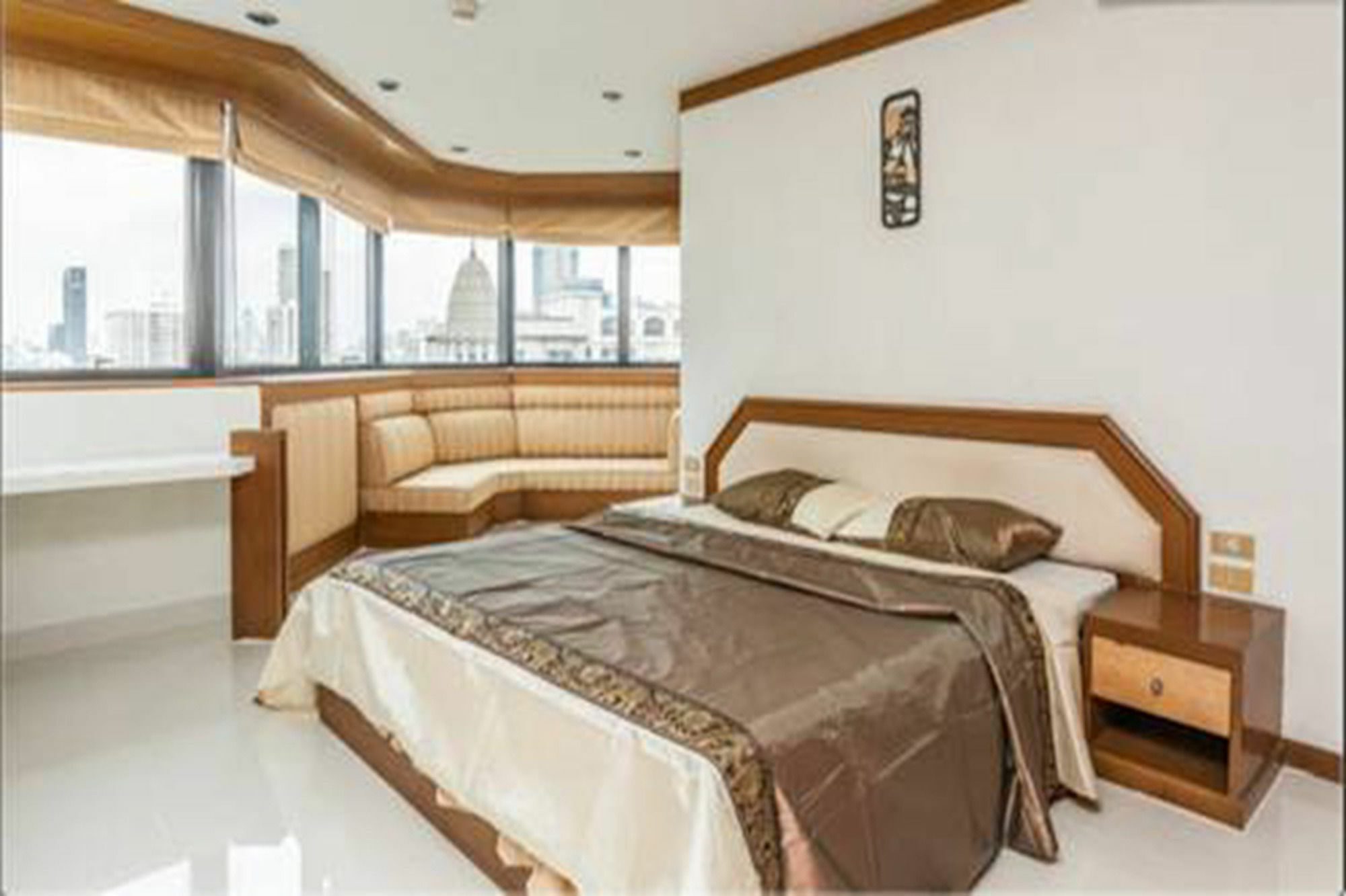 Ebony Tower At Parkview Towers Apartment Bangkok